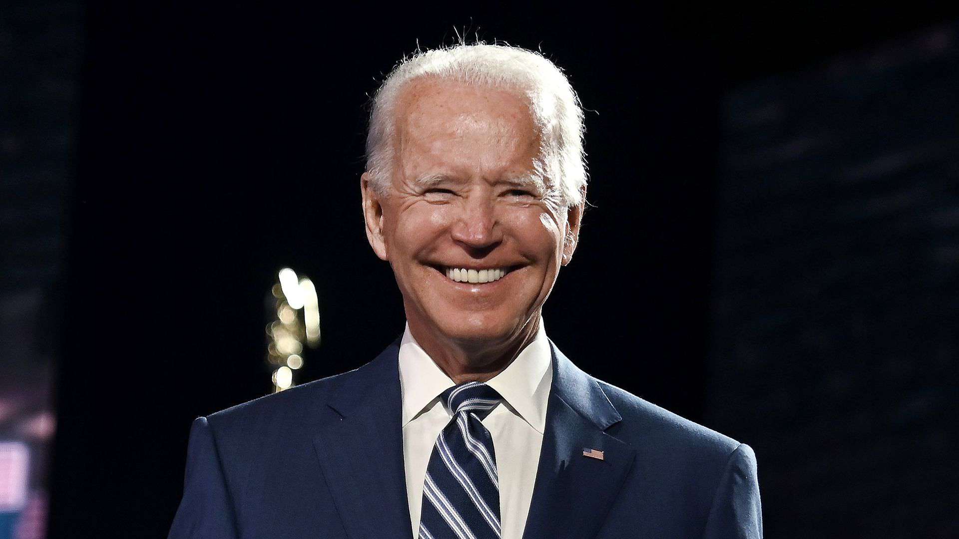 Biden wins 306 electoral votes to Trump's 232.