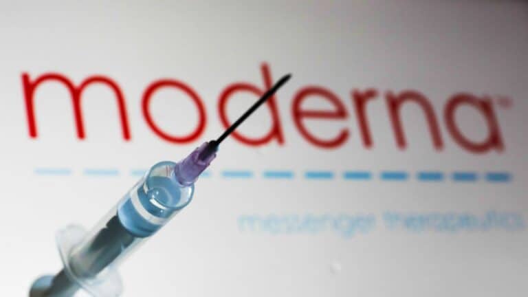 FDA authorizes Moderna vaccine.