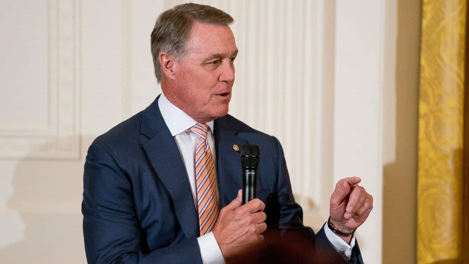 Sen. David Perdue in quarantine after COVID contact days before runoff election.