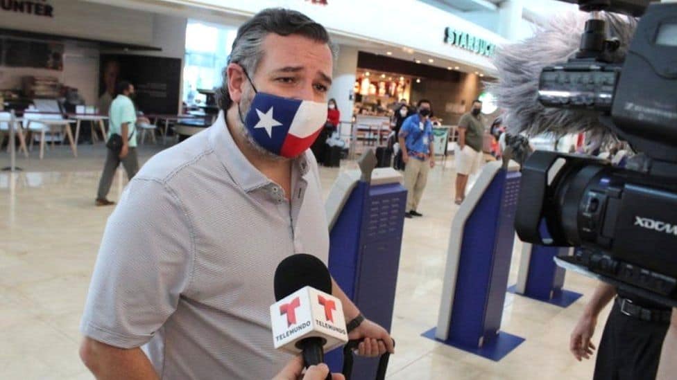 Ted Cruz urges his neighbors not be "assholes" after his wife's private messages planning Cancún vacay were leaked.