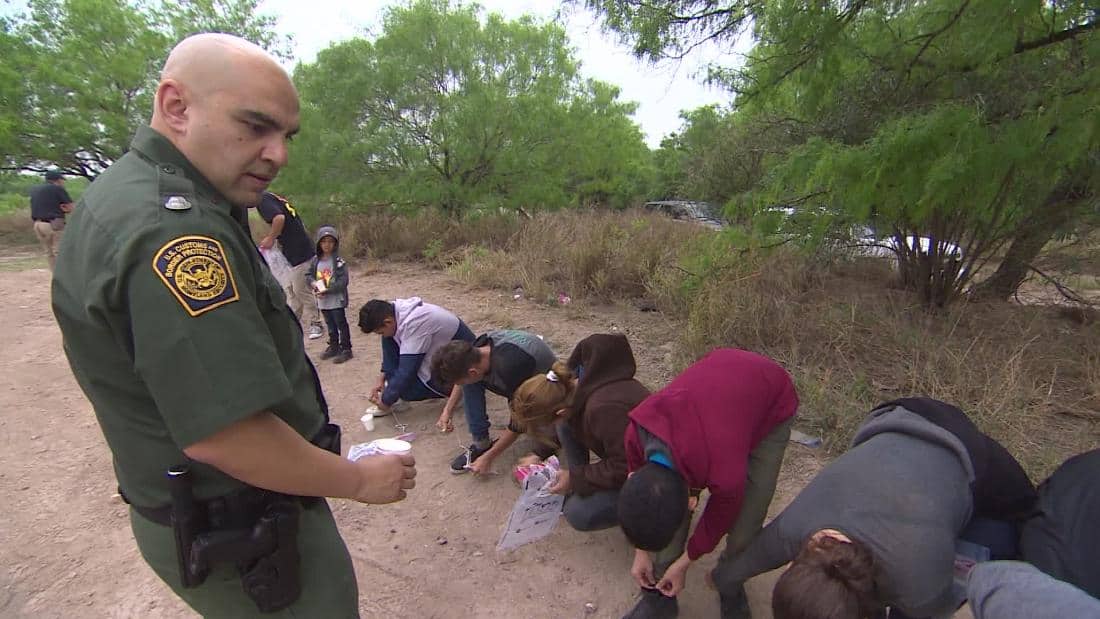 Border agents in Rio Grande Valley are releasing migrants without court dates: Report.