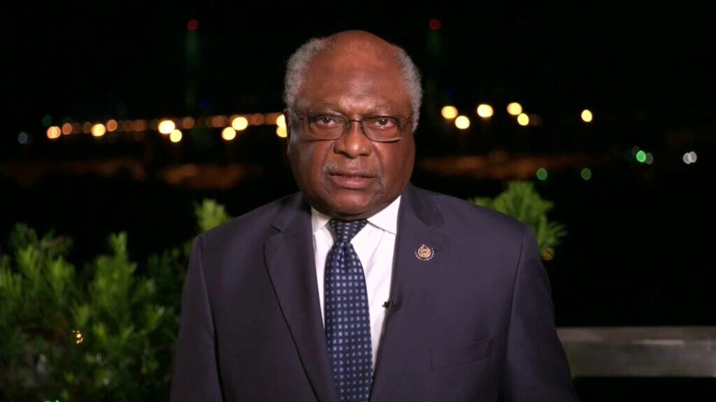 Clyburn fined $5k for avoiding metal detectors.