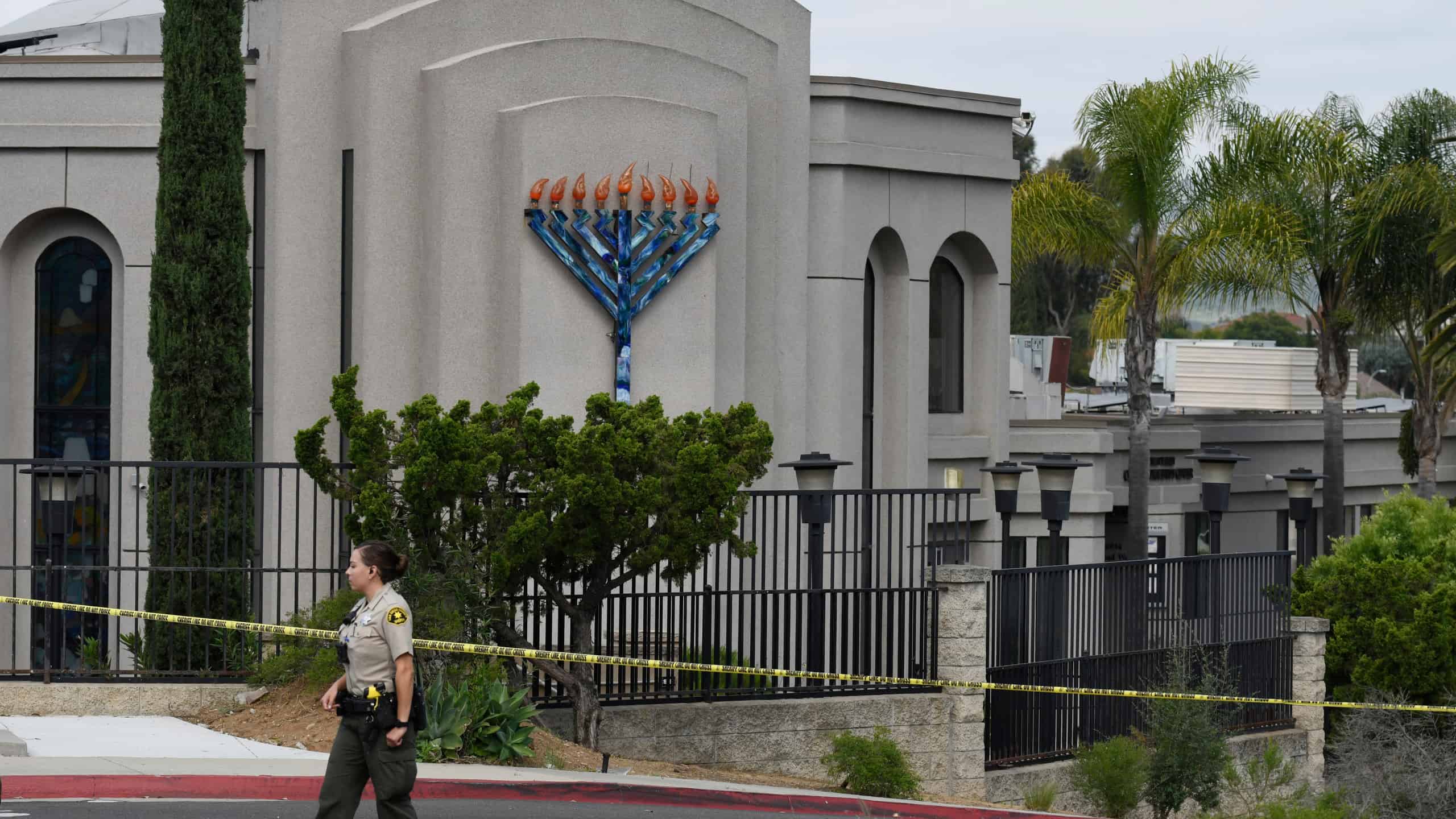 Synagogue shooting victims can sue Smith & Wesson, judge says.