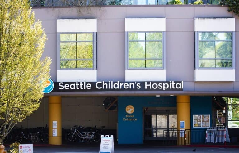 Seattle Children’s Hospital confirms first COVID-19 death.