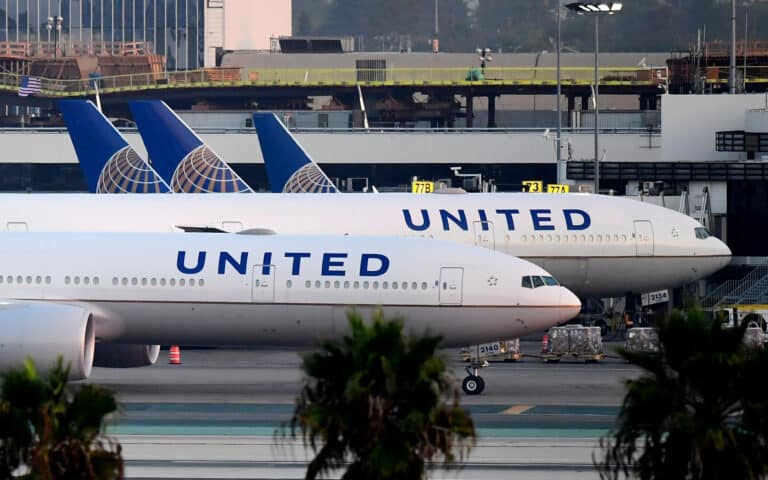 United Airlines to lay off nearly 600 employees who refuse to get vaccinated.