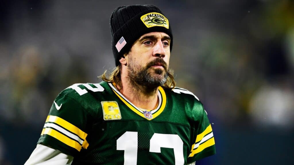 Aaron Rodgers dismisses report claiming he has 'COVID toe' and demands an apology from WSJ.