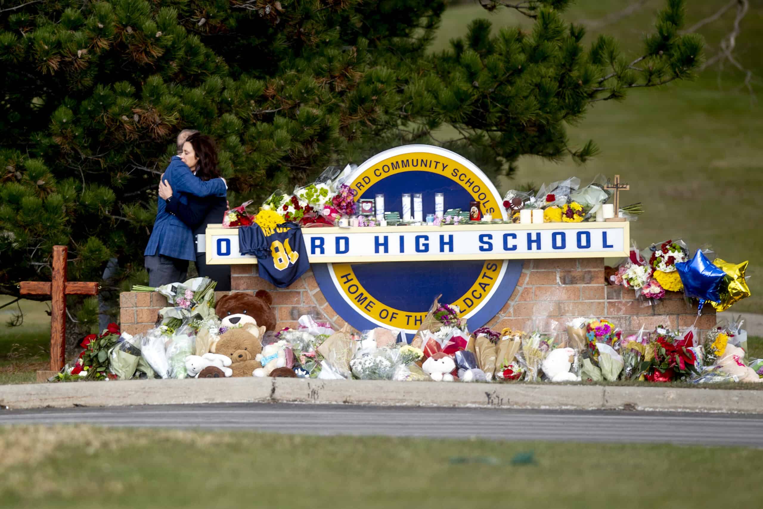 Students in Michigan school district will be required to wear clear backpacks when returning to the classroom following Oxford high school shooting, superintendent says: Report.