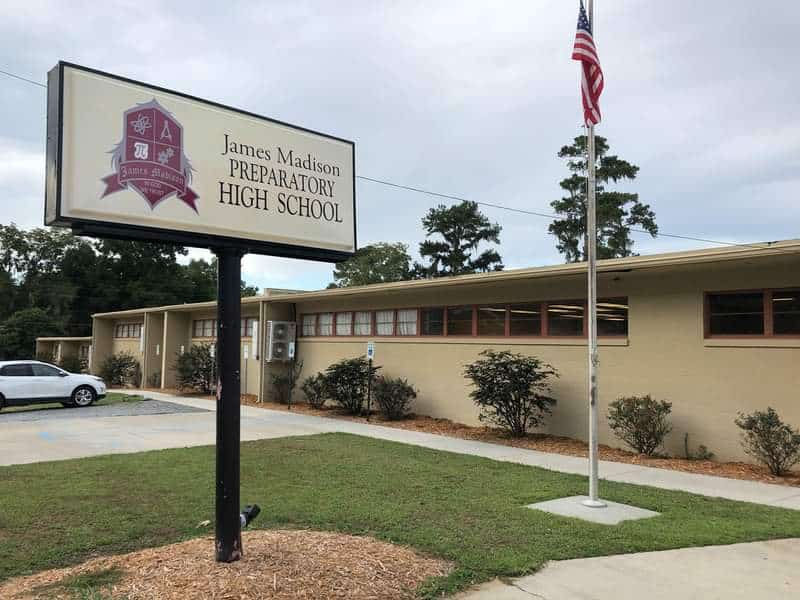 Florida high school raffles off handguns, rifles: Report.