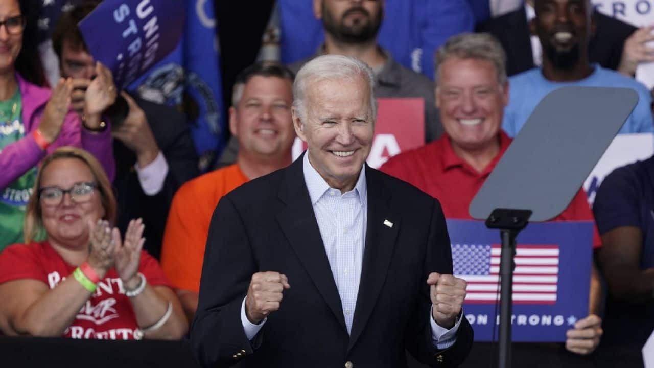 Biden responds to heckler at speech in Wisconsin: 'Everyone's entitled to be an idiot'