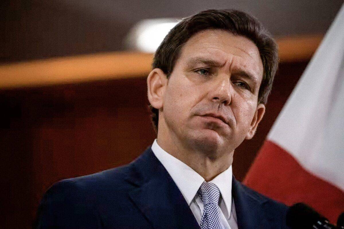 DeSantis tricked into posing with a snowflake with the word 'fascist'