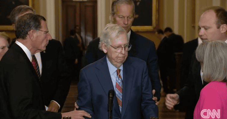 Mitch McConnell suddenly freezes in the middle of press conference.