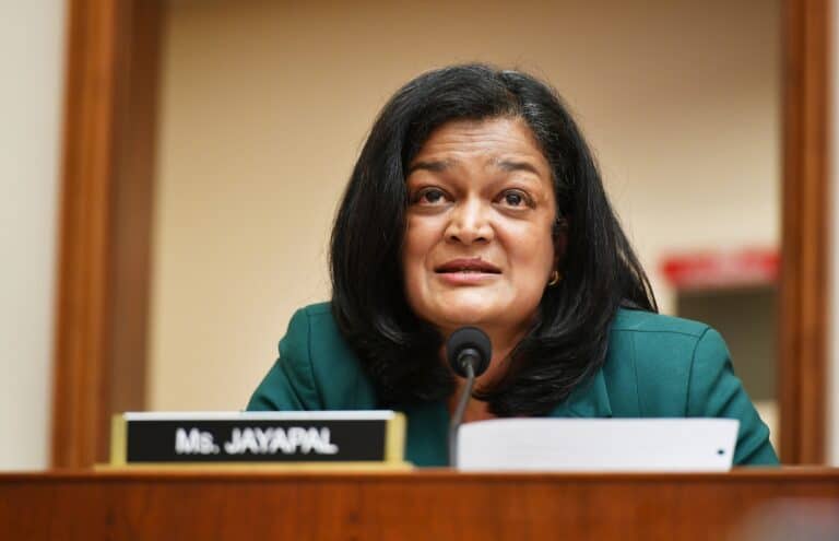 Jayapal warns 2024 election is in “great trouble” for Biden after new polls.