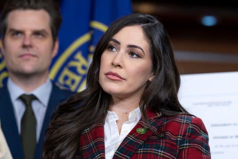 GOP lawmaker wants to speak with physicians who examined JFK and members of the Warren Commission who investigated the assassination, there is just one MAJOR problem.